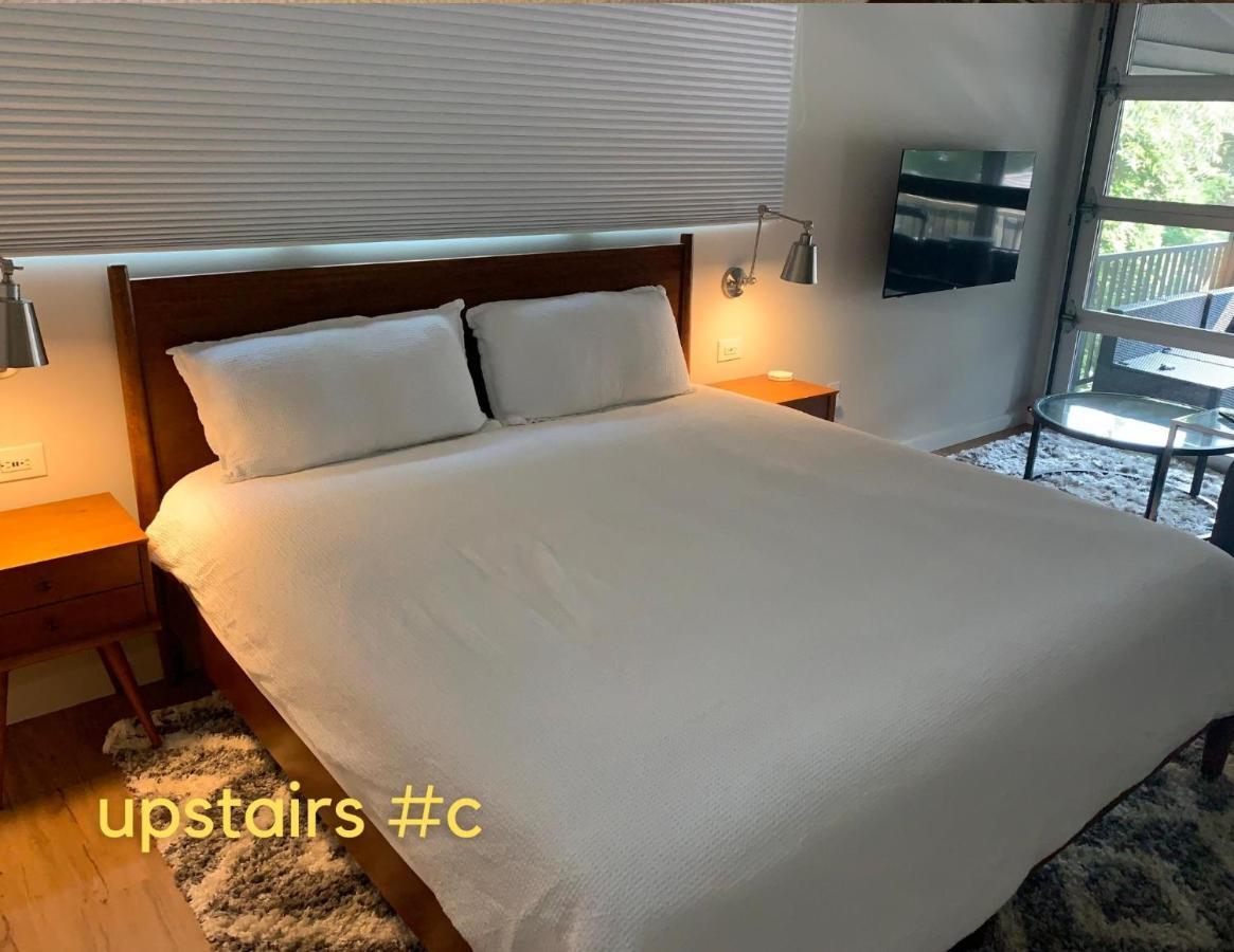 Normalbnb - 2 Blocks From Restaurants, Bars, Hospital เอเธนส์ ภายนอก รูปภาพ